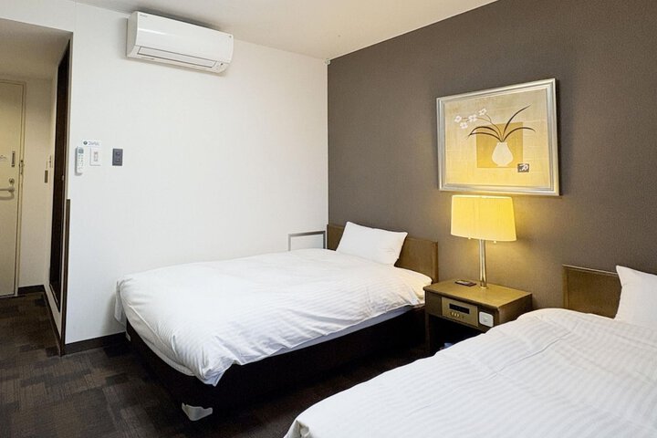 Room 4 of 26