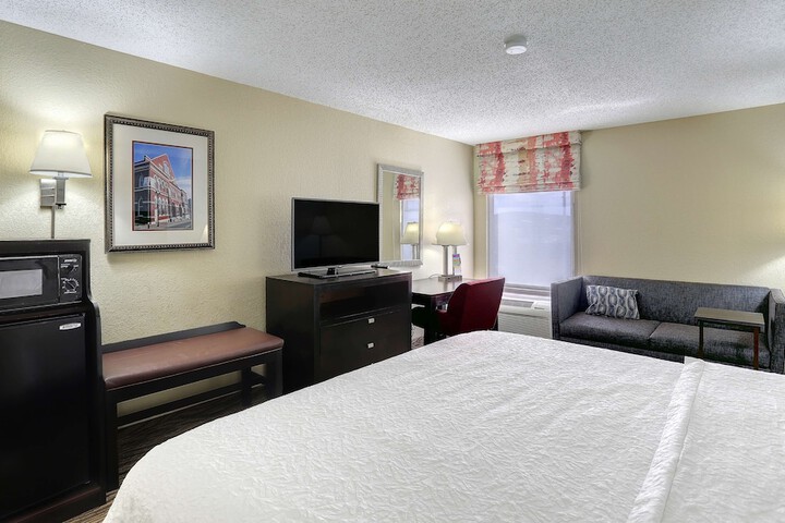 Room 6 of 34