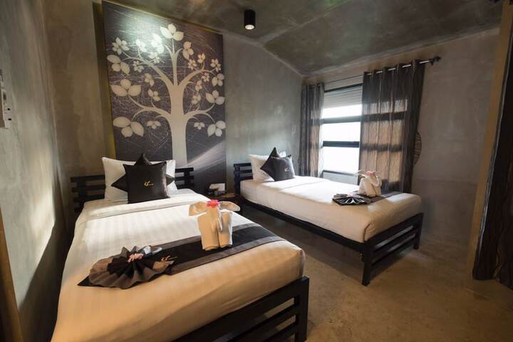 Room 3 of 60
