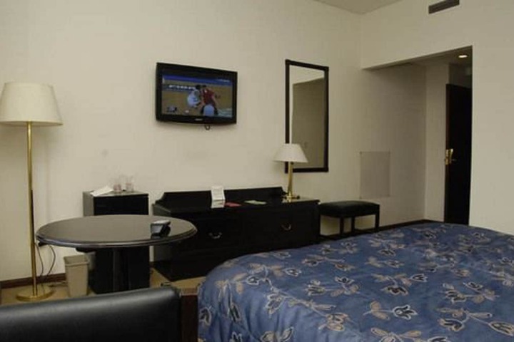 Room 7 of 30