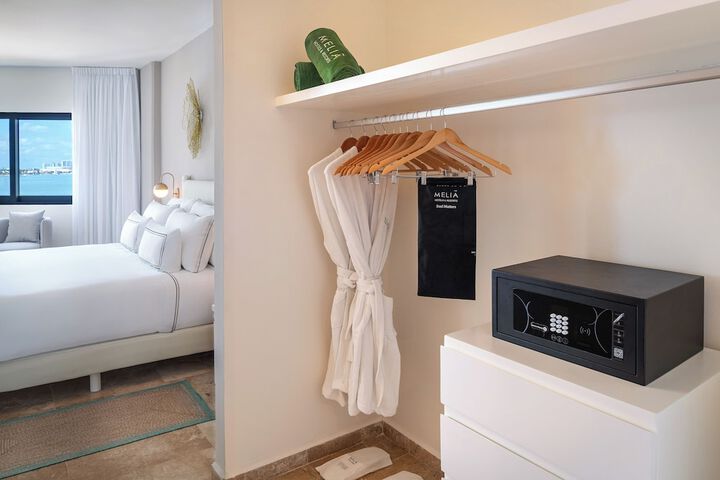 Room 10 of 110