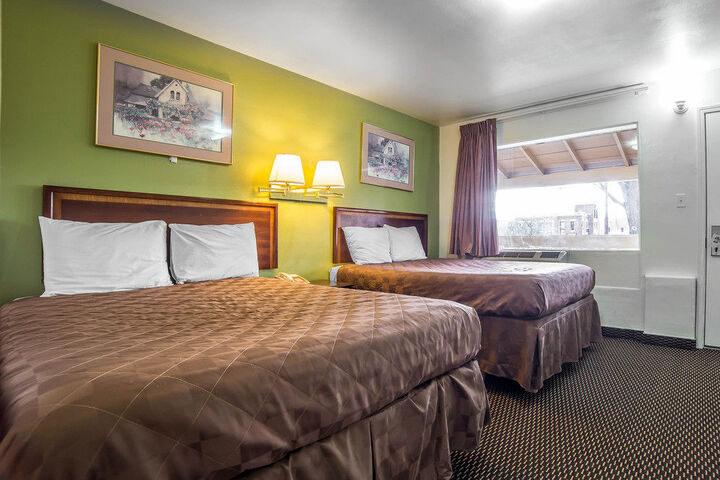 Room 15 of 38