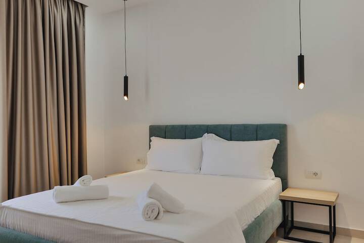 Room 52 of 152