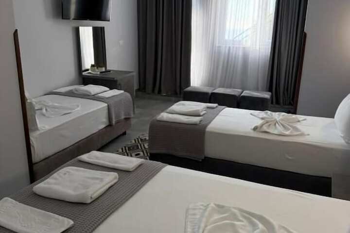 Room 9 of 36
