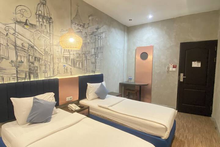 Room 14 of 36