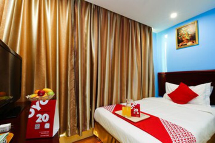 Room 11 of 24