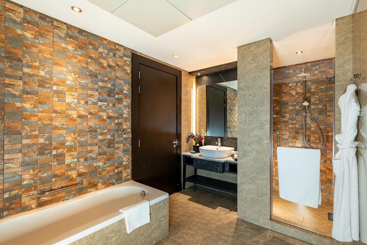 Room 70 of 117