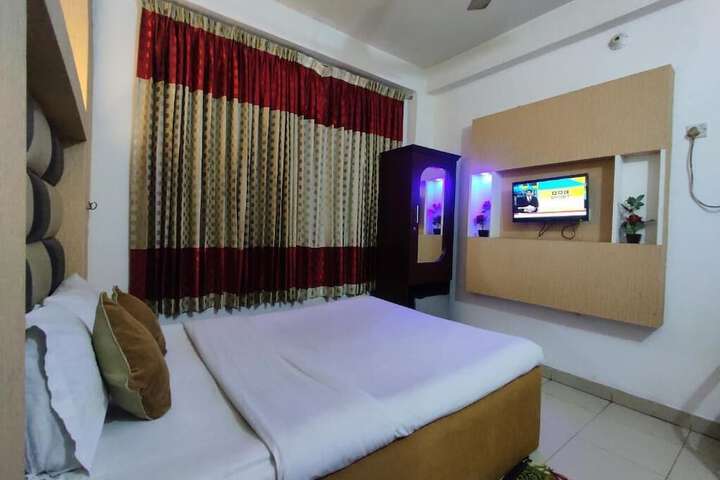 Room 2 of 24