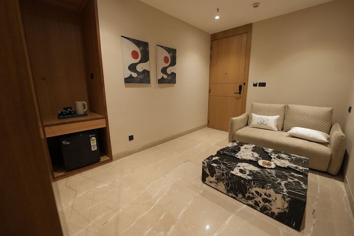 Room 27 of 50