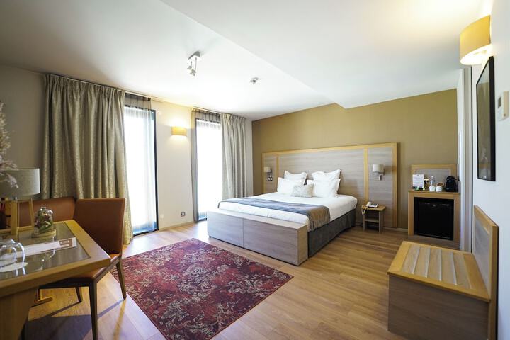 Room 30 of 79