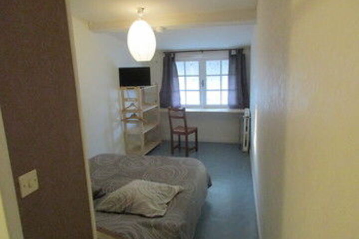 Room 16 of 36
