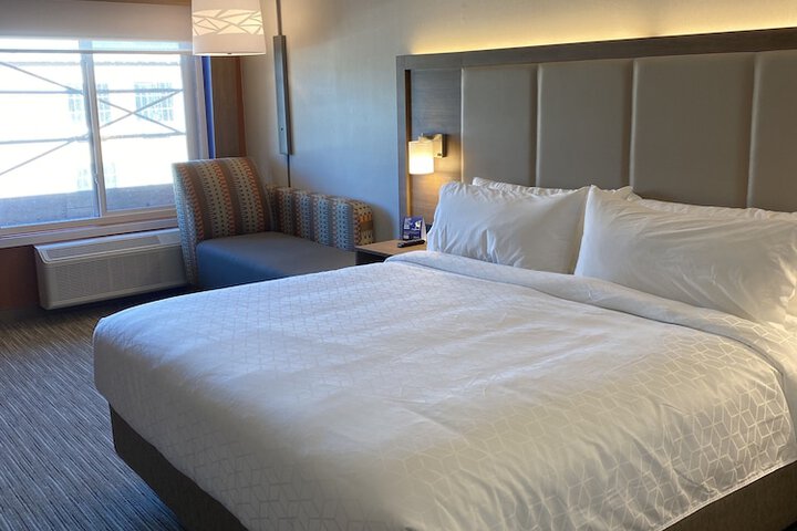 Room 4 of 60