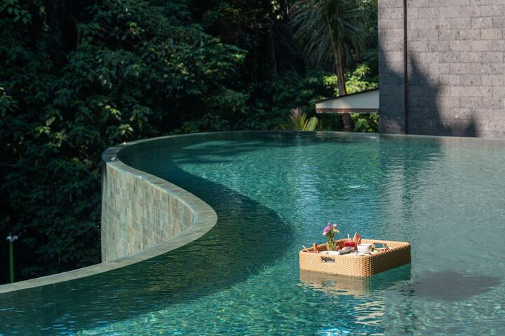 Pool 40 of 53