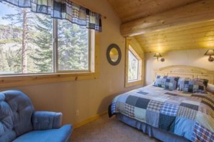 Room 8 of 30