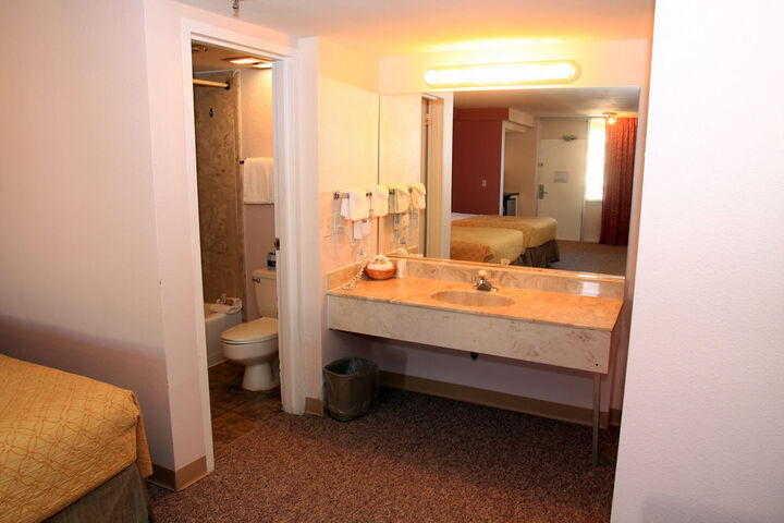 Room 8 of 97