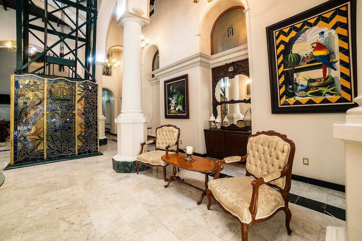 Guest Lobby