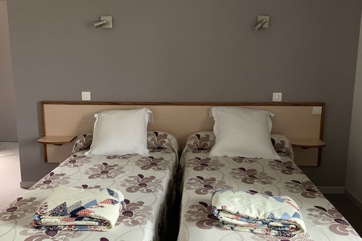 Room 11 of 33