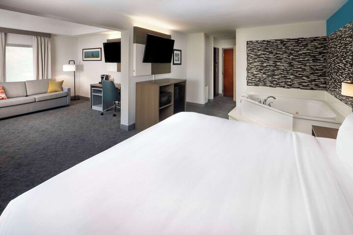 1 King Bed (16 of 22)