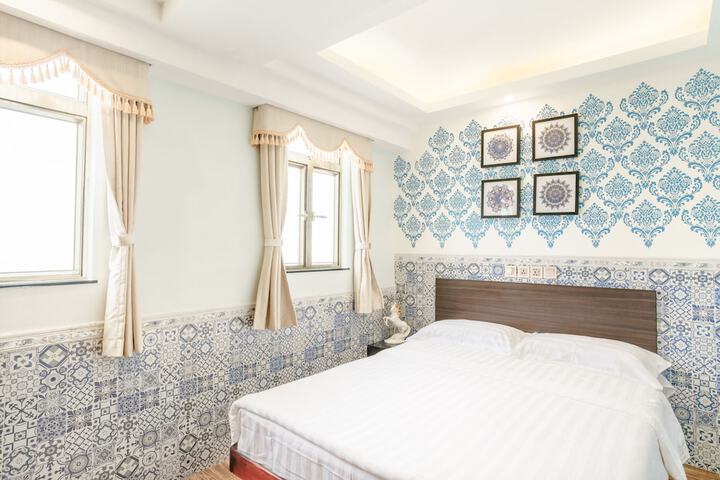 Room 14 of 22