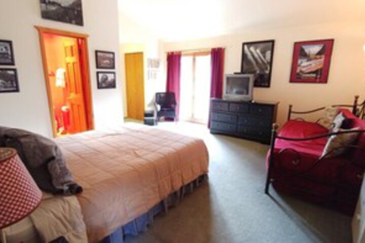 Room 33 of 45