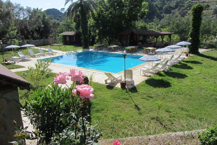 Pool 5 of 13