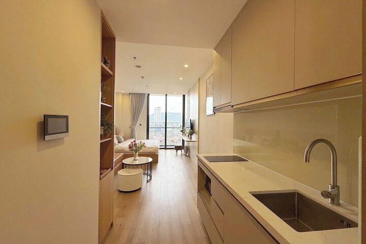Room 15 of 19