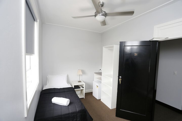Room 6 of 58