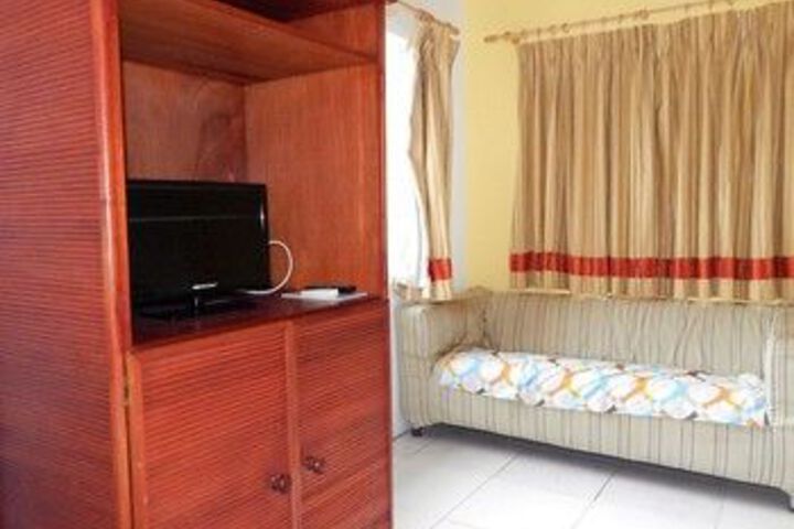 Room 8 of 36