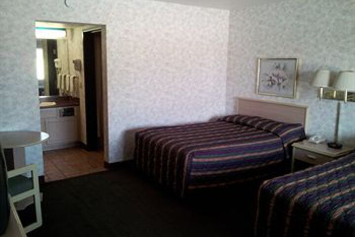 Room 13 of 27