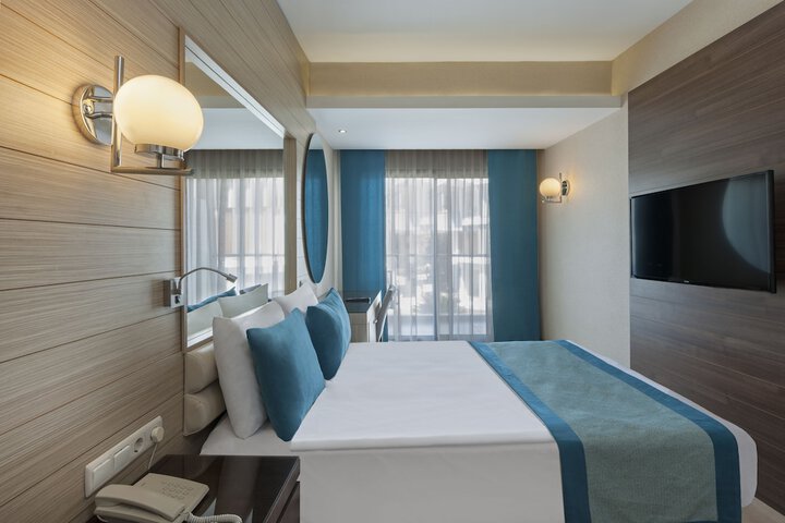 Room 3 of 78