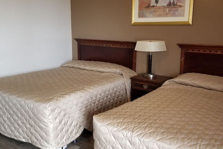 Room 3 of 10
