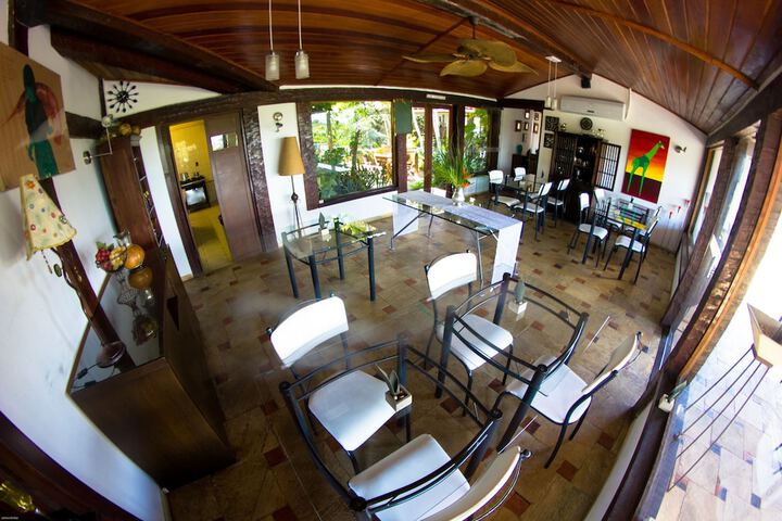 Dining 48 of 65
