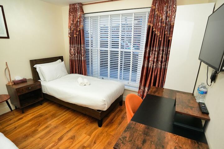 Room 41 of 121