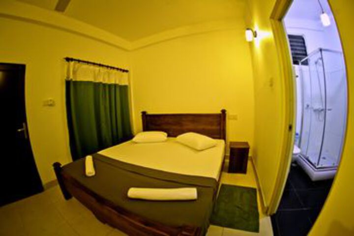 Room 8 of 17