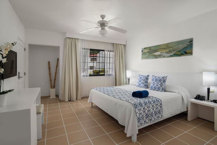 Room 11 of 40