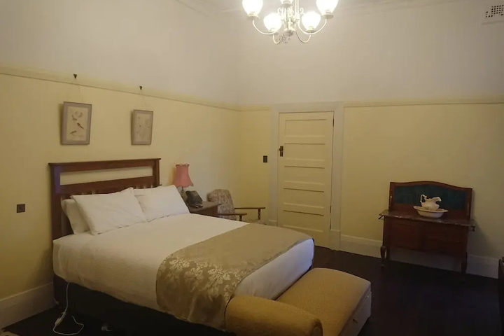 Room 2 of 16
