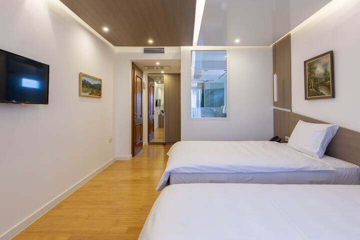 Room 7 of 81