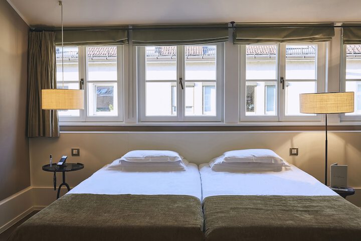 Room 58 of 96