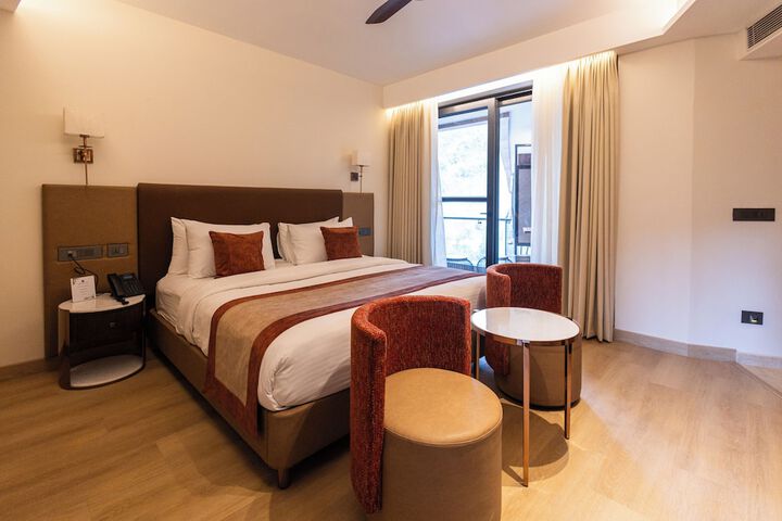 Room 32 of 123