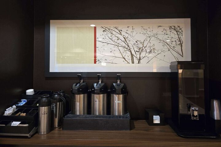 Breakfast/Coffee Service 120 of 135