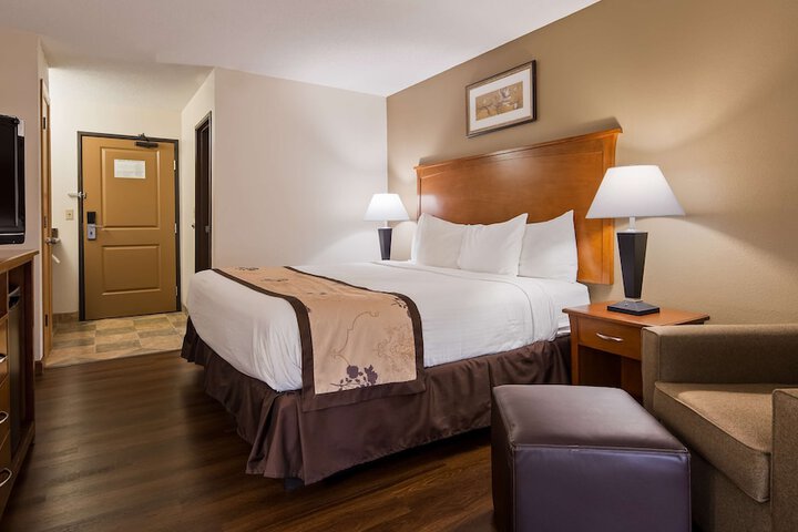Room 8 of 22
