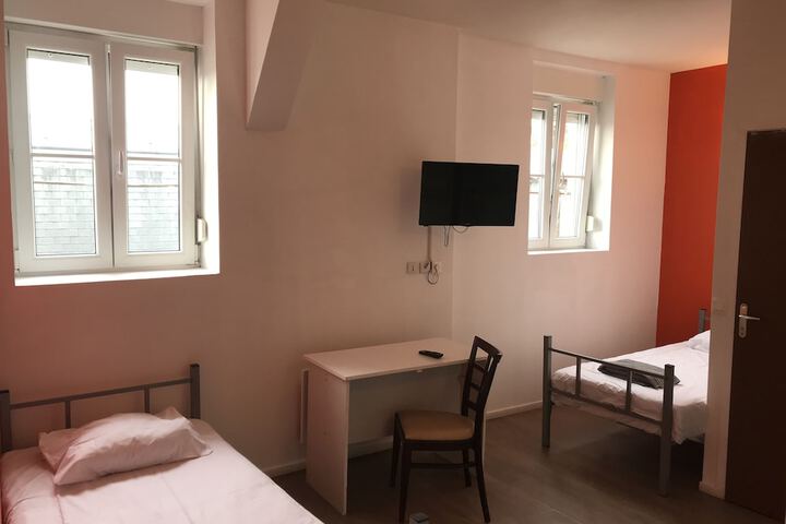 Room 5 of 158