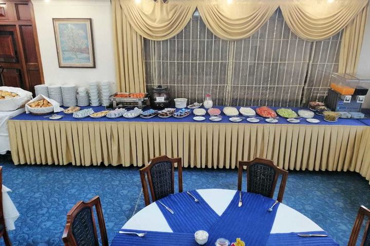 Dining 26 of 42