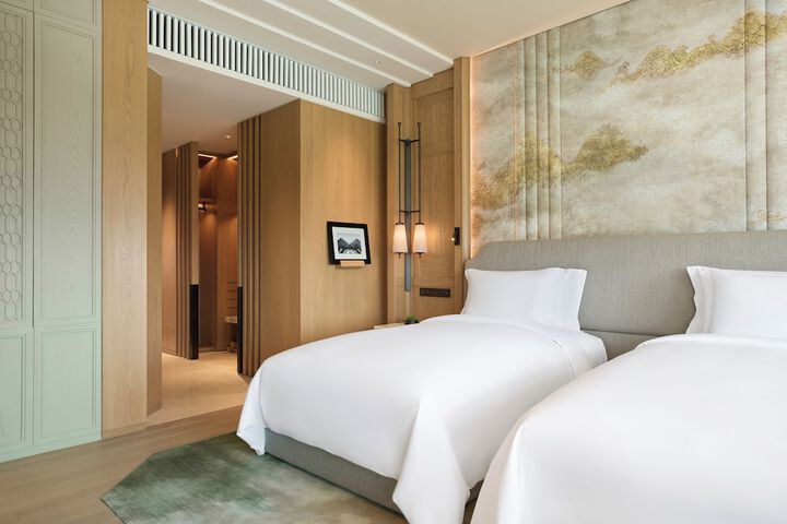 Room 10 of 110