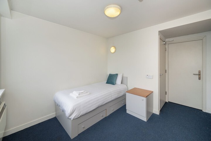 Room 7 of 37