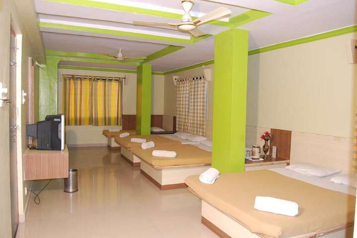 Room 11 of 30