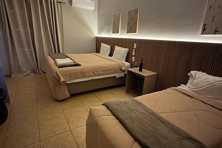 Room 5 of 14