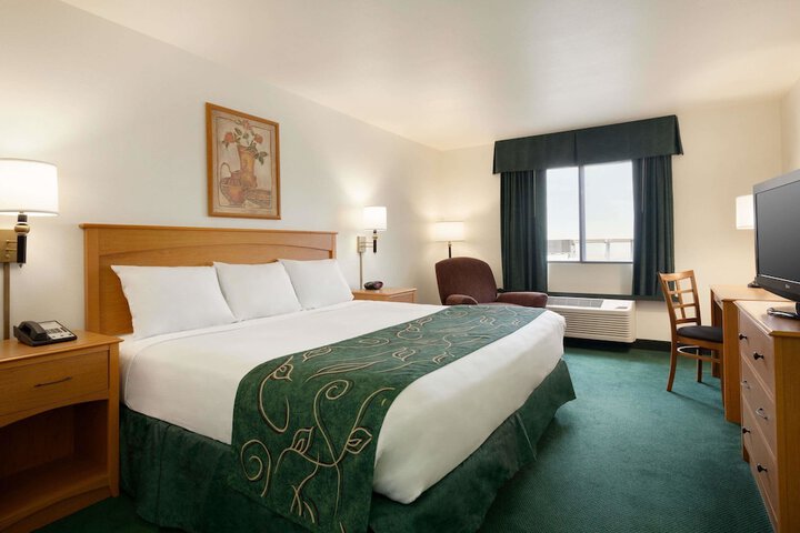 Room 2 of 16