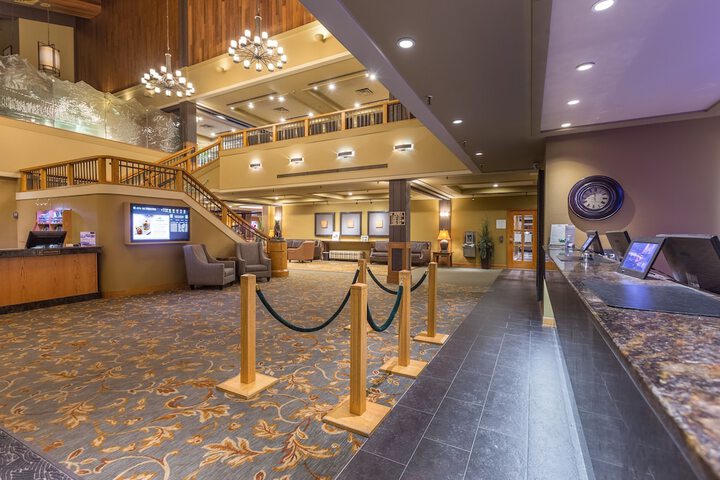 Entrance & Lobby