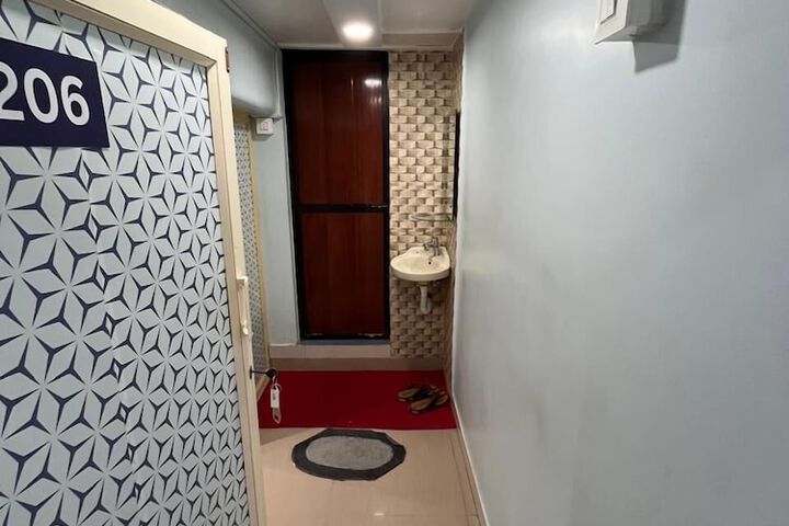 Room 25 of 31